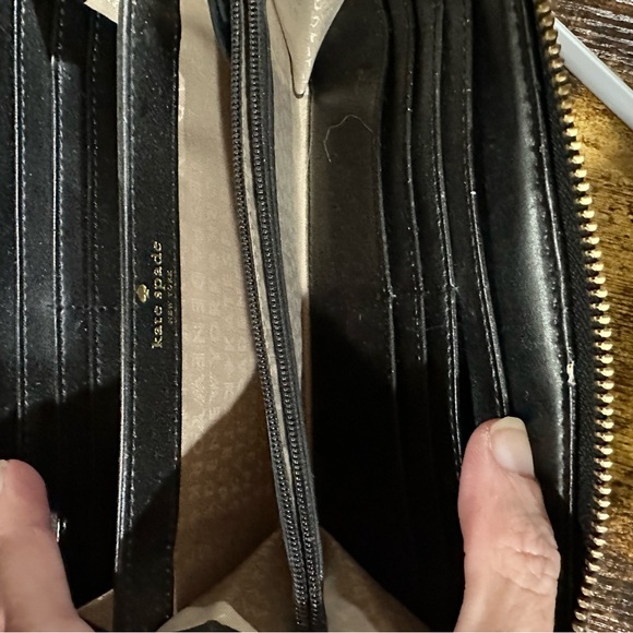 Kate Spade wallet - Picture 4 of 4